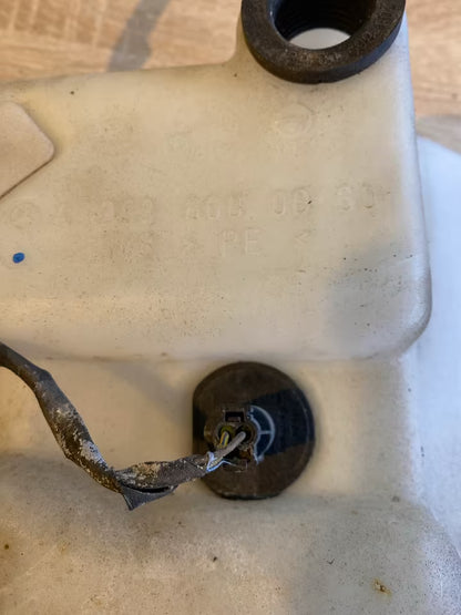 Mercedes W203 Wischwasserbehälter A2038600060