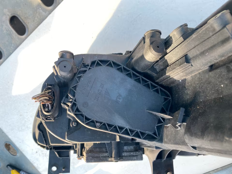 VW Touran 1T Frontscheinwerfer Rechts xénon 0301205272