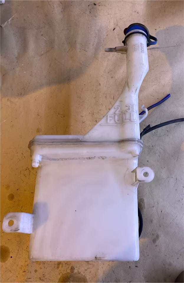 Toyota Yaris Wischwasserbehälter 001177