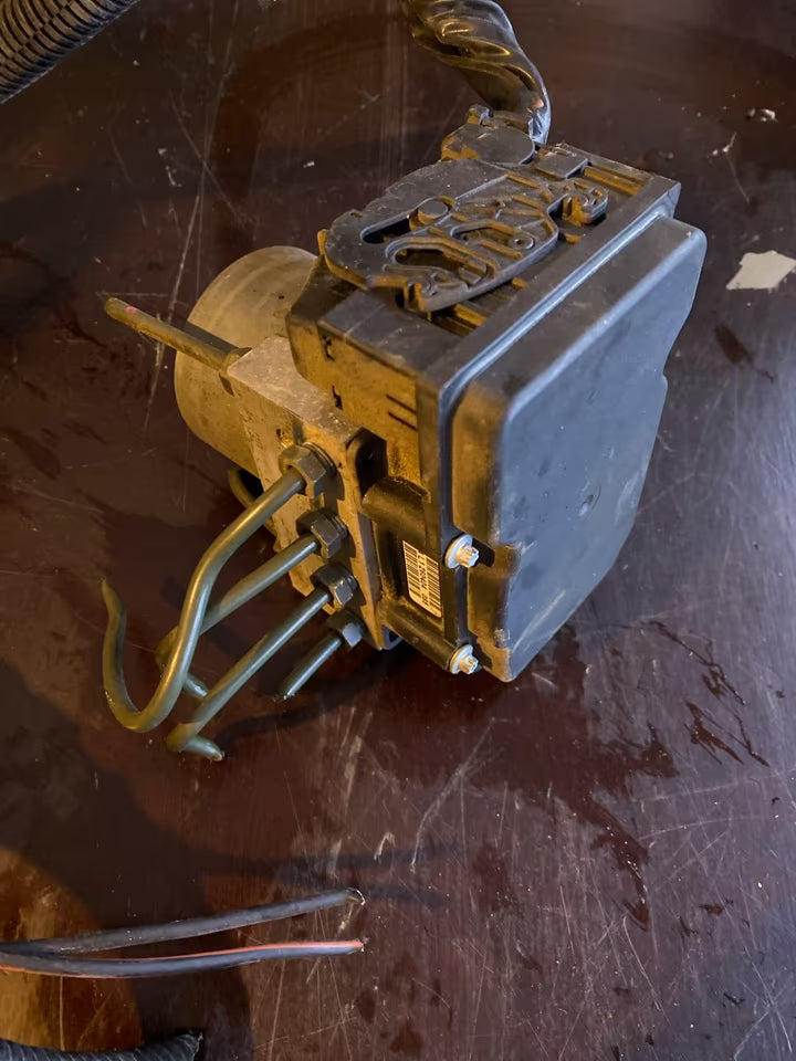 Nissan Primera  P12 Abs-Pumpe 47660AV712 0265800334 0265231317