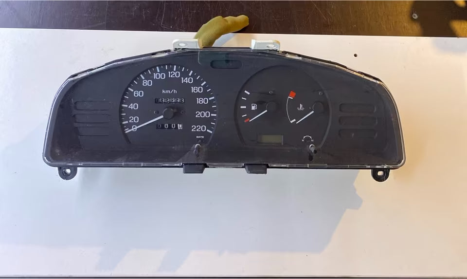 Nissan Sunny N14 1.4Xl Tacho 32693 km