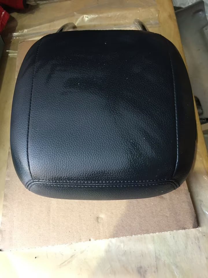 Mercedes B200 W246 Kopfstützen Leder Schwarz