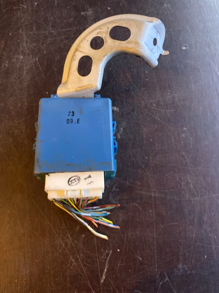 Toyota Yaris Steuergerät 85980-0D050 12V