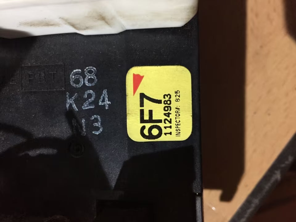 Nissan Micra K11 Relaikasten