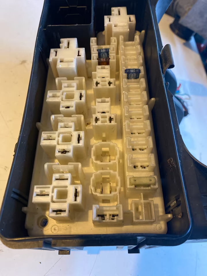 Toyota Previa Sicherungskasten 2000-2006