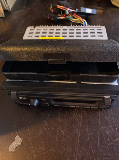 LG Autoradio mit CD Player