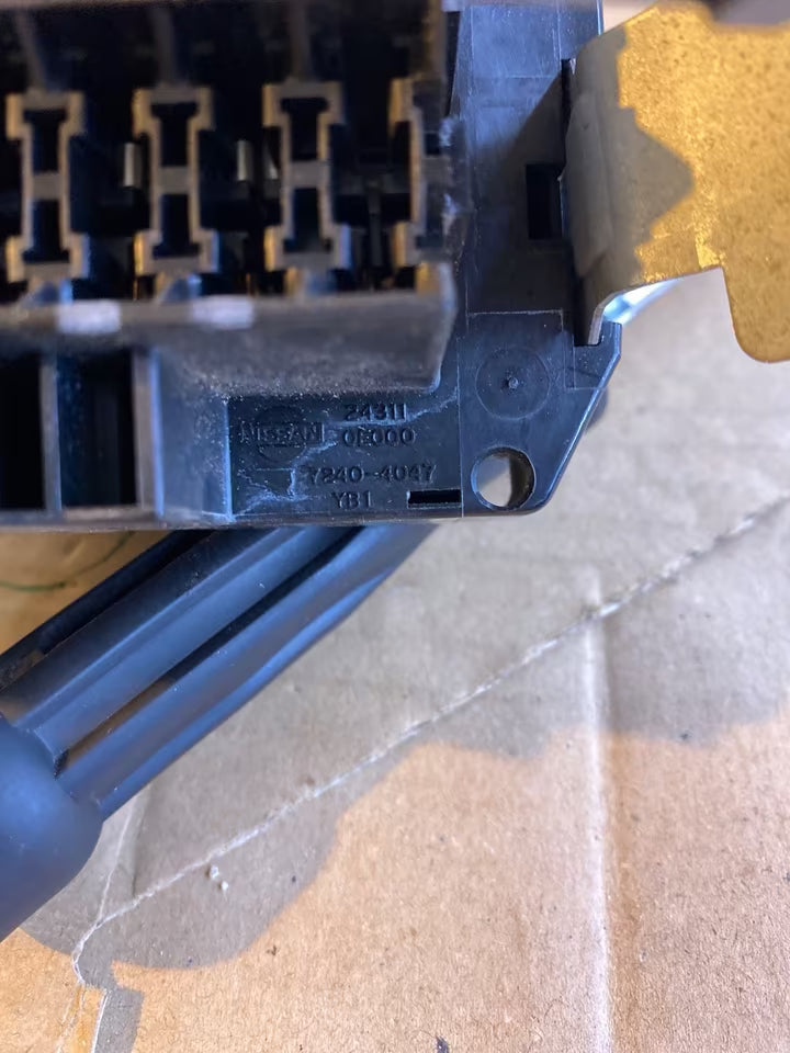 Nissan Micra 11 Relaikasten 243110E000 72404047