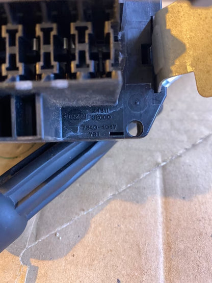 Nissan Micra 11 Relaikasten 243110E000 72404047