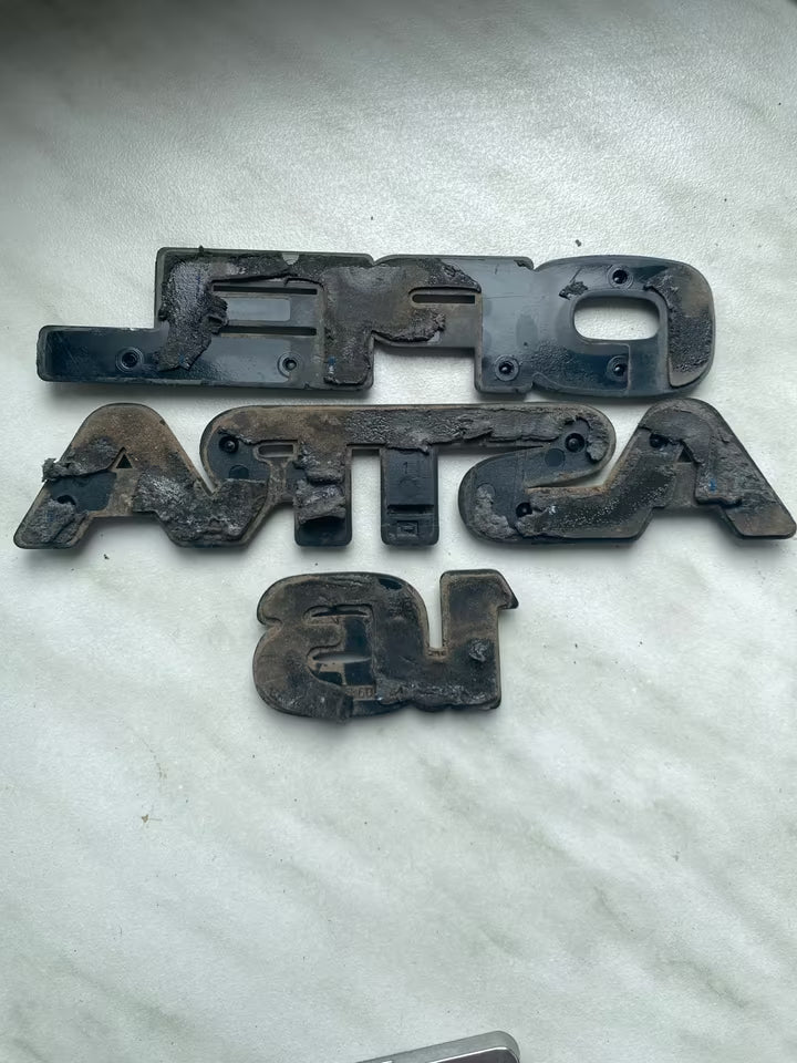 Opel Astra 1.6 Emblem schwarz 90243603