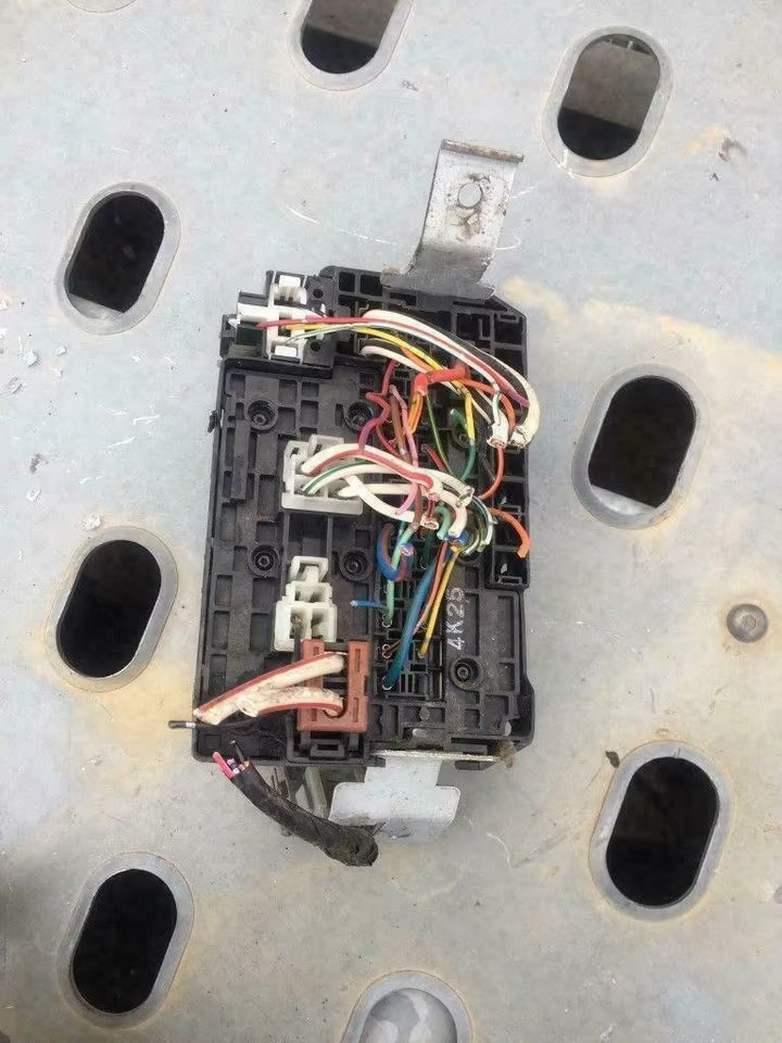 Nissan Micra K11 Sicherungskasten