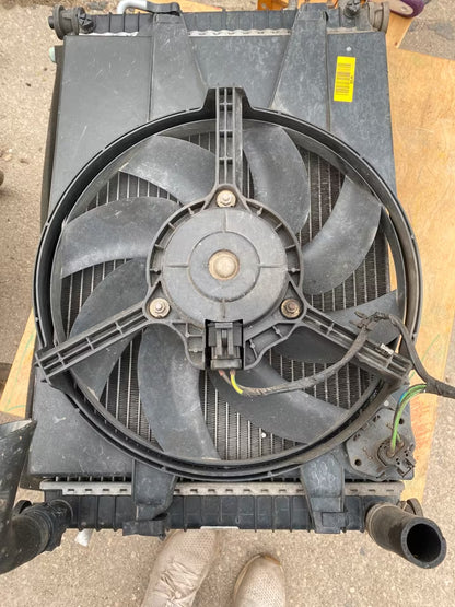 Ford Fiesta V Kühler 2S6h8005bb Kühlerpaket