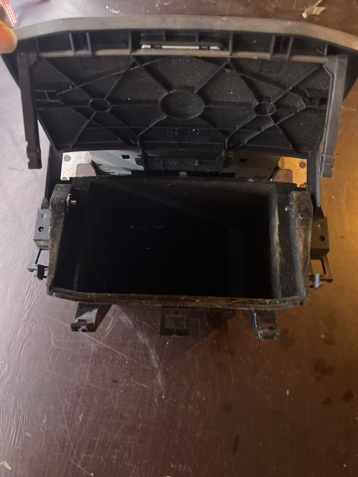 Nissan Primera P12 CDPlayer Konsole