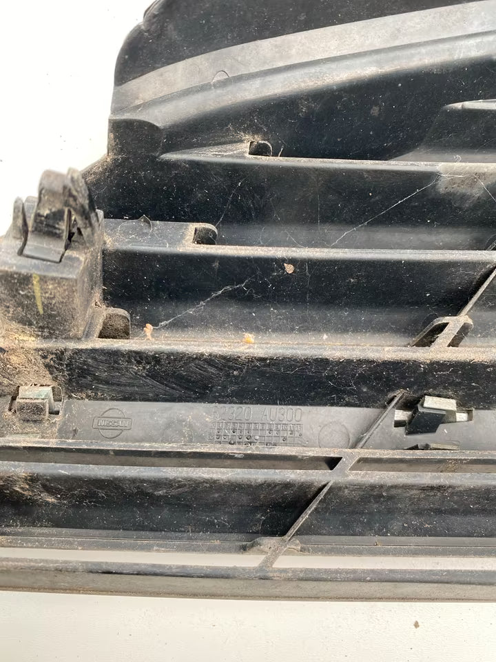 Nissan Primera P12 Kühlergrill 62320AU300 links und rechts