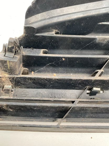Nissan Primera P12 Kühlergrill 62320AU300 links und rechts
