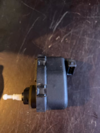 VW Golf 3 LWR Stellmotor Leuchtweitenregulierung 1H0941295 VW Golf 3