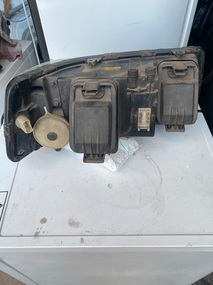 Audi V8 Frontscheinwerfer Links 1305235129