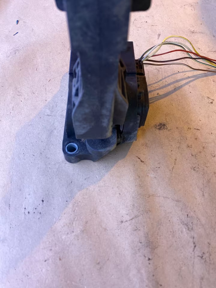 Mercedes Benz Axor Atego Gaspedal A9403000004 Fahrpedal