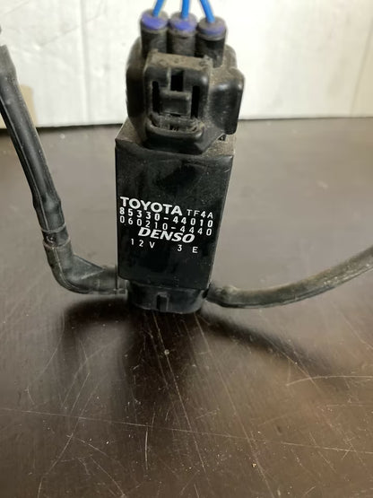 Toyota Corolla Verso E12 Wischwasserpumpe 85330-44010