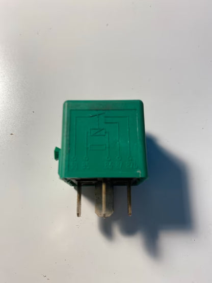 Relais BMW 6136-8353447 | V23134-N52-X171