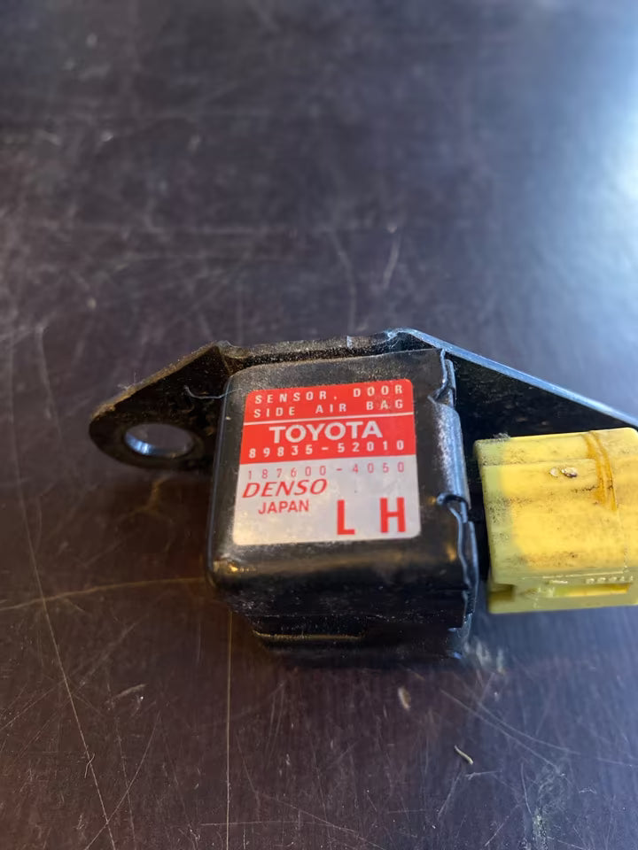 Toyota Yaris Türaufprallsensor Links 89835-52010