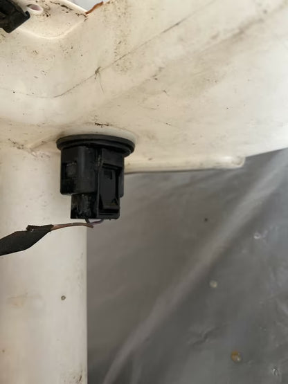 VW Passat 3C Wischwasserbehälter mit Pumpe komplett