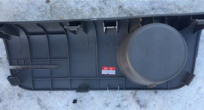 Hyundai H1 Travel Bj 2008- Tassenhalter Blende