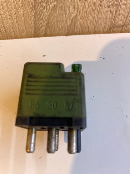 Mercedes Relai Hella 4RA007077-01 0015429619