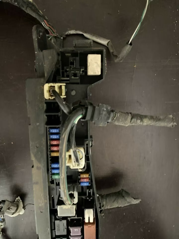 Toyota Corolla Verso E12 Sicherungskasten