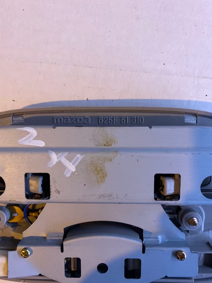 Mazda Premacy Innenraumleuchte B25F51310