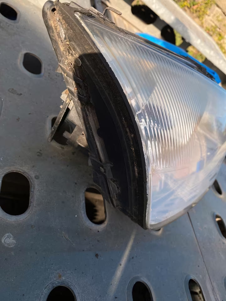 Ford Mondeo 3 Kombi Scheinwerfer rechts 1S7113005AL