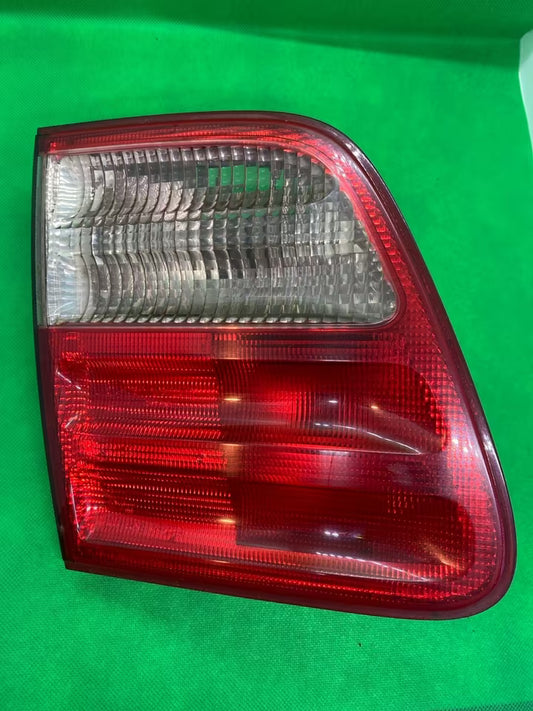 Mercedes W210 Rücklicht rechts A2108205964