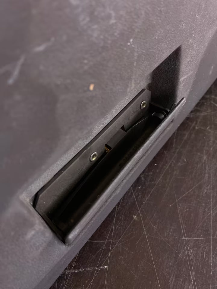 Mercedes 507 D Handschuhfach Klappe 6736800098