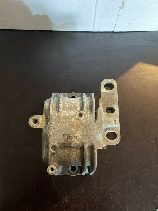 VW Passat 3C motorhalter rechts 1KO199262