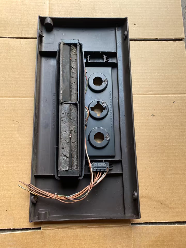 Mercedes 507 D Mittelkonsole 6736880008