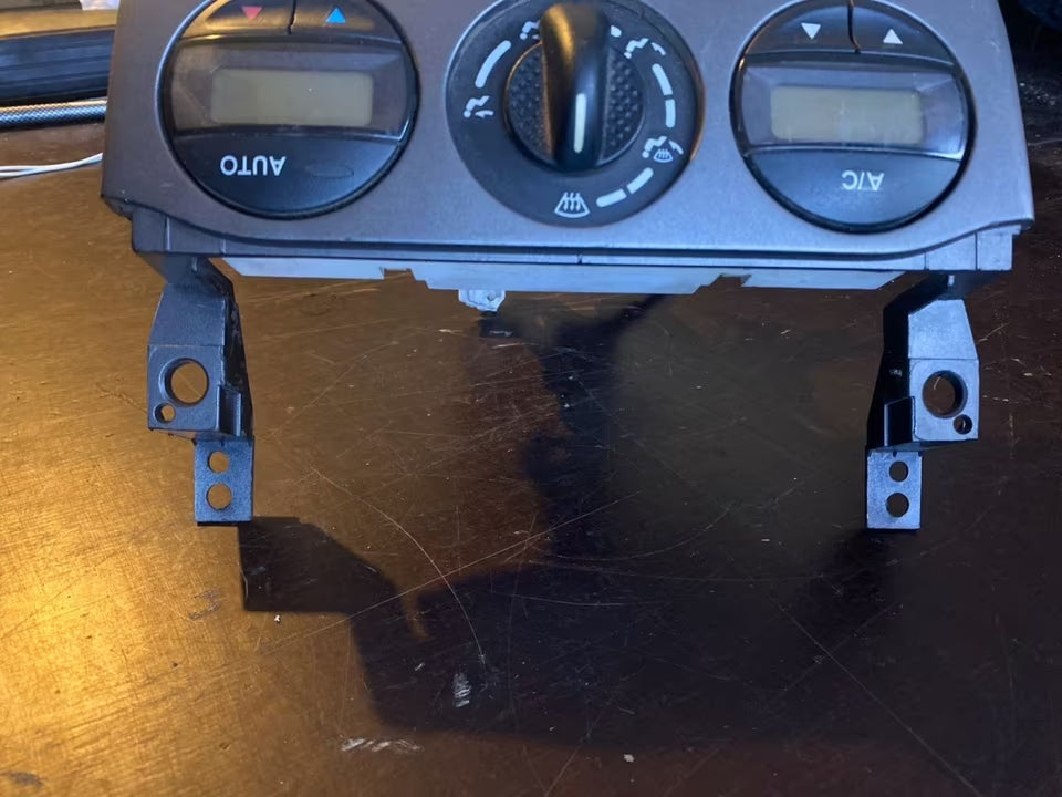 Nissan Primera Klima und Heizungsregler 275109F600