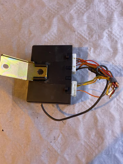 Nissan Micra K11 ZV Steuergerät 284506F605 05051138