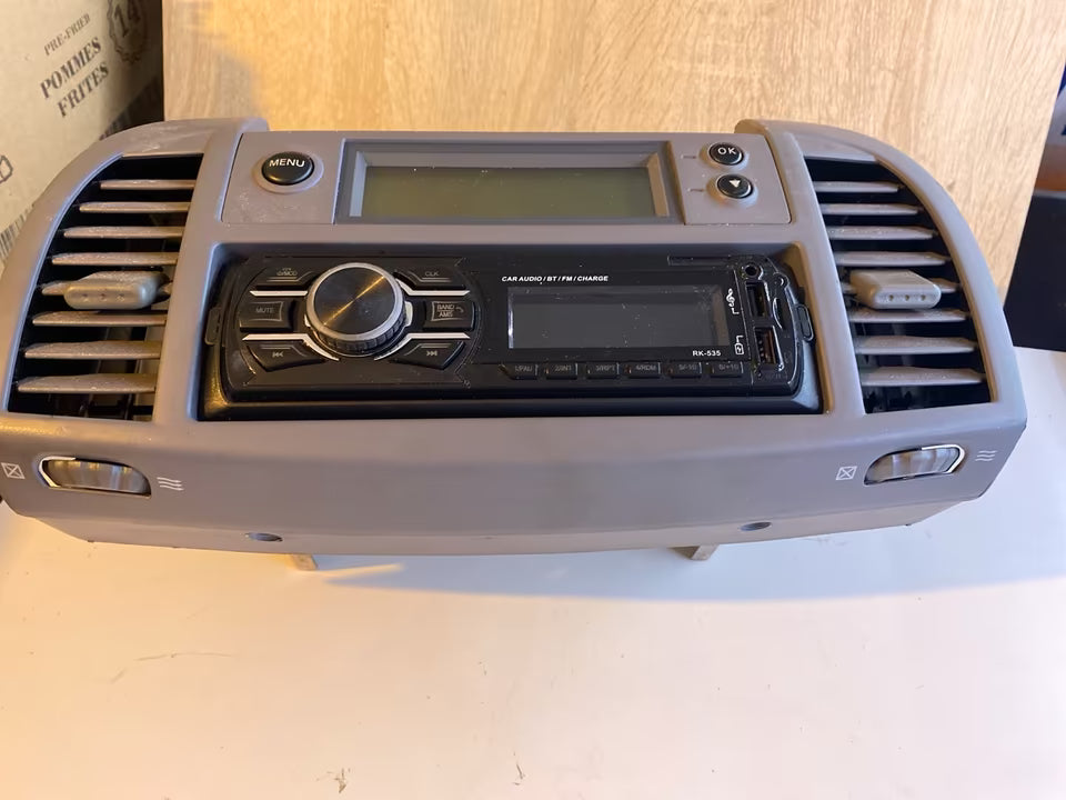 Nissan Micra K12 Radio Mittelkonsole Lüftgitter