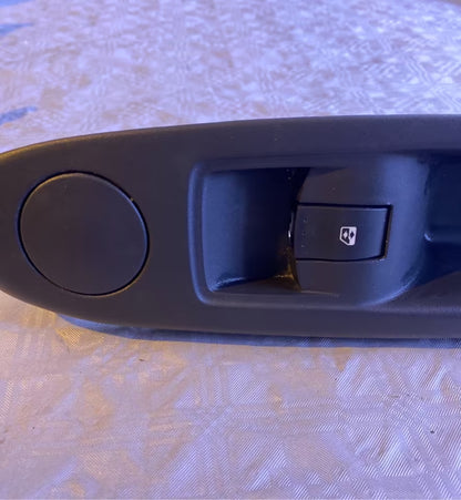 Renault Clio 2 Fensterheberschalter 820084005 rechts