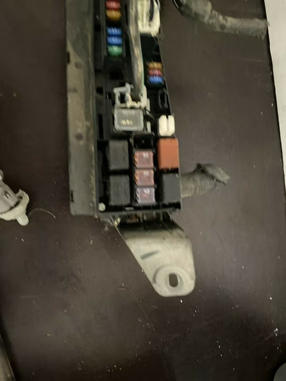 Toyota Corolla Verso E12 Sicherungskasten