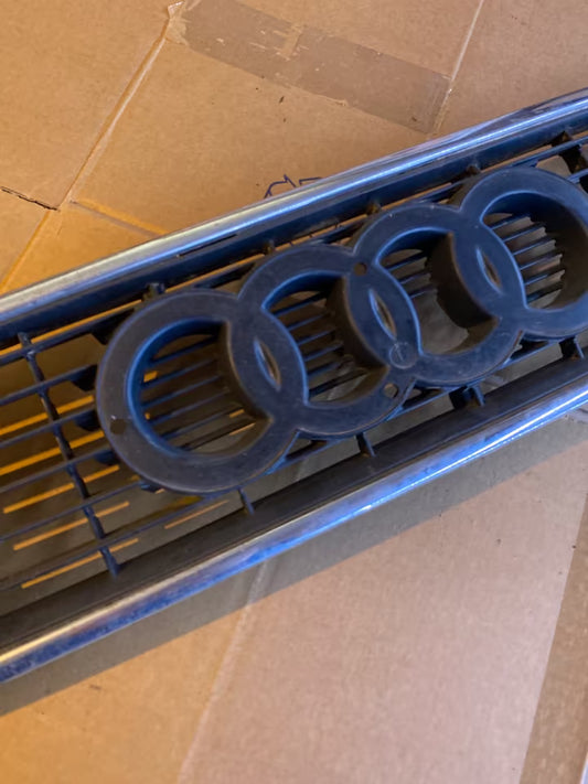 Audi 80 Kühlergrill