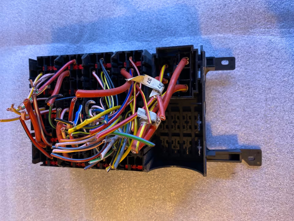 Mercedes Benz C 200 W202 Sicherungskasten Sicherung A2085450040