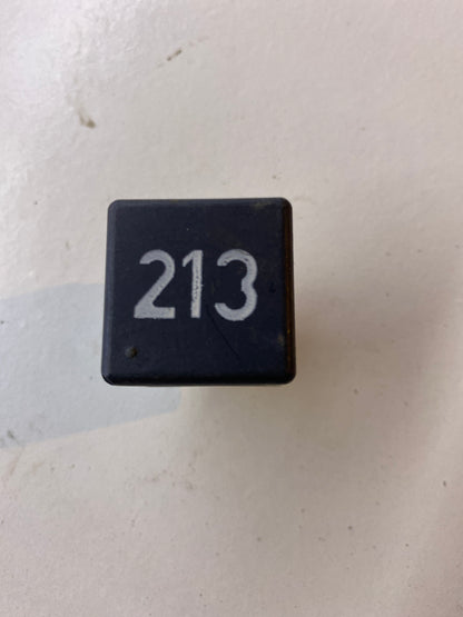 Relai Nr. 213 / 443951253J