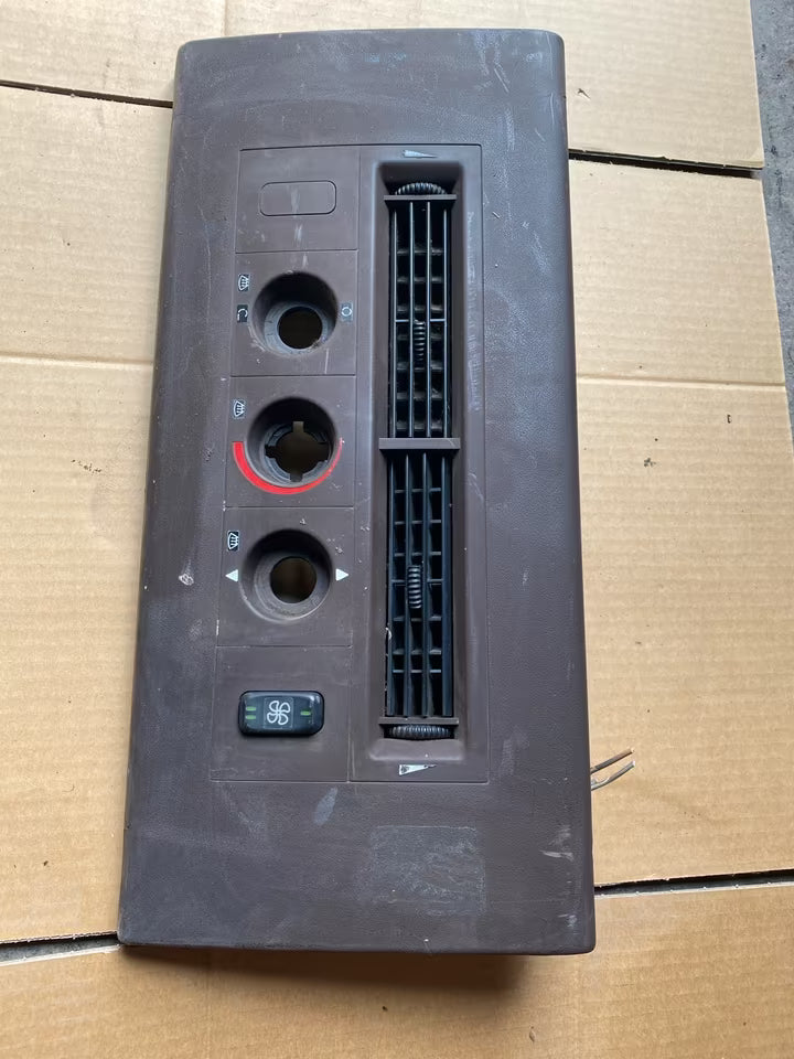 Mercedes 507 D Mittelkonsole 6736880008