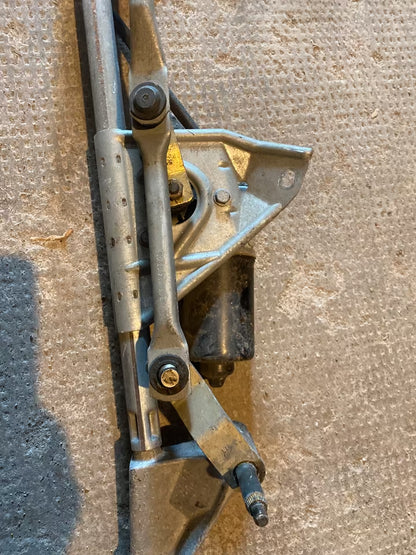 Mercedes w203 Scheibenwischergestänge mit Motor 2038200342