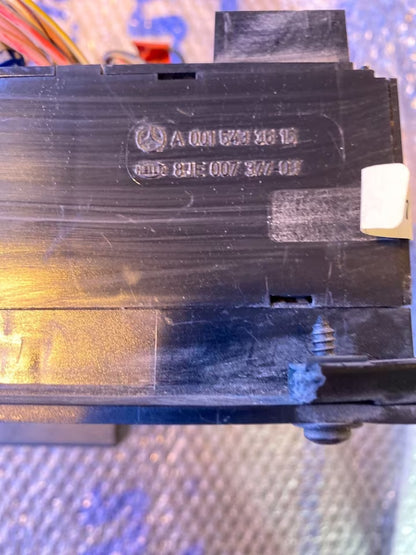 Mercedes-Benz LKW 970.23__A0015433615 Sicherungskasten