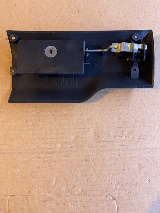 Audi 100 4A1857131 Handschuhfachverriegelung