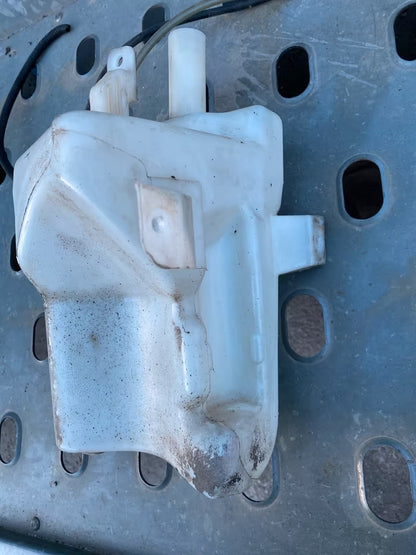 Nissan Wischwasserbehälter