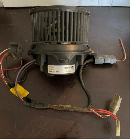 Mercedes W901-W902 Gebläsemotor 8EW351304021