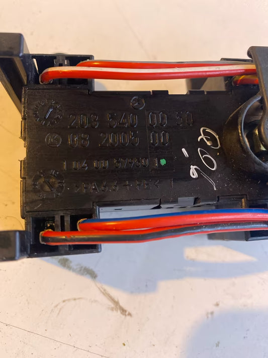 Mercedes W203 Sicherungskasten 2035400050