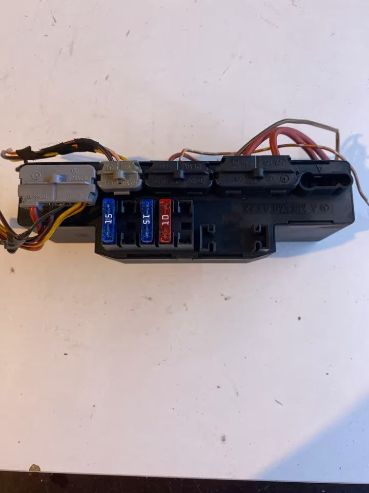 Mercedes W210 Sicherungskasten Relaiseinheit A2105400372